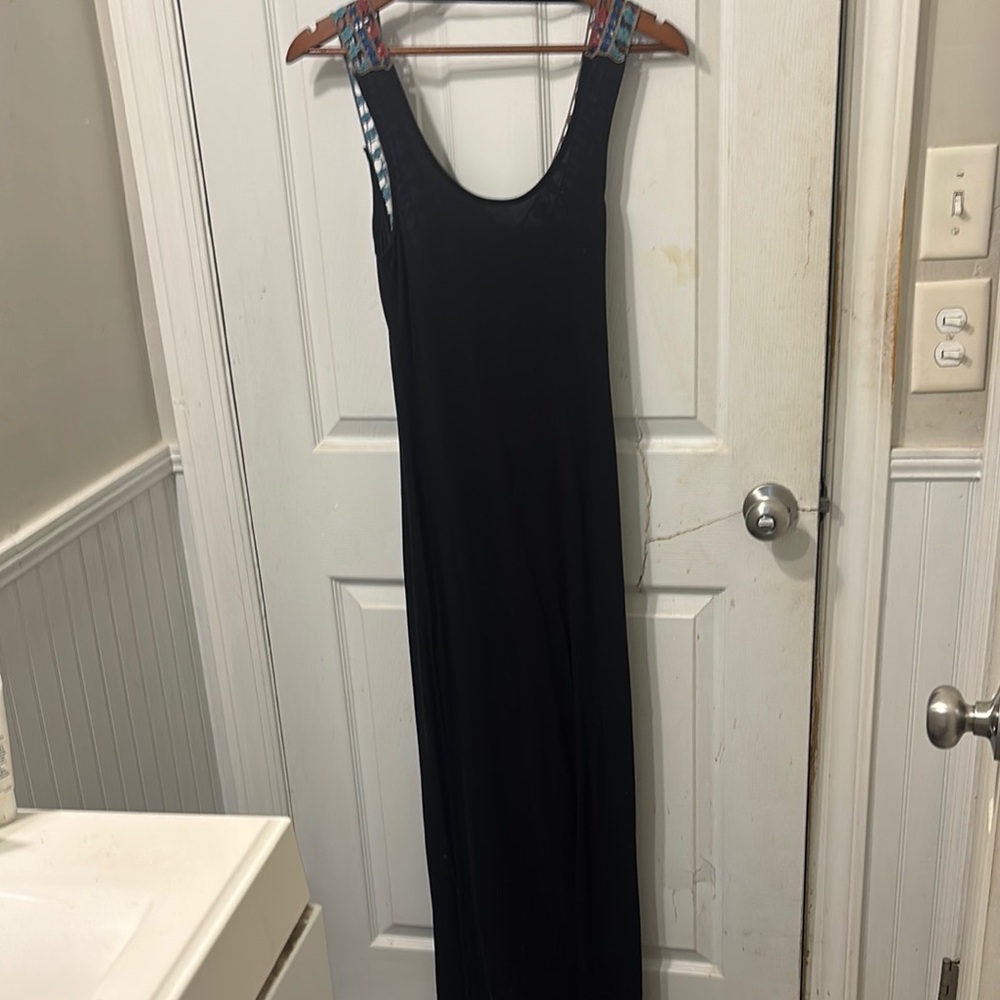 Black Sleeveless Scoop Neck Sheath Maxi Dress